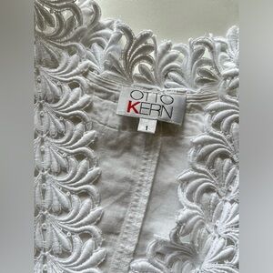 OTTO KERN white linen tunic w/ Guipure lace trim. Pristine condition. Euro 1